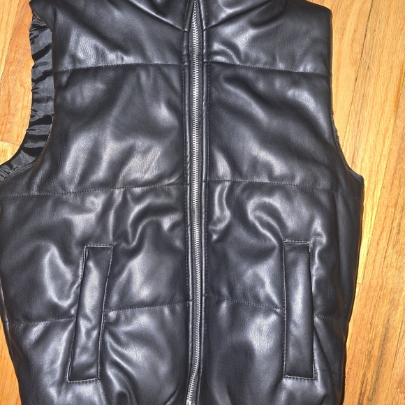 Kensie Girl Black Puffer Vest - Picture 2 of 10